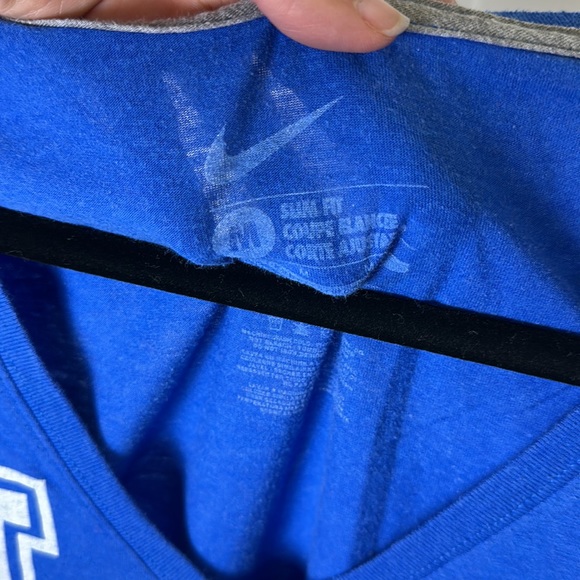 UK V-neck T-shirt - Picture 2 of 3